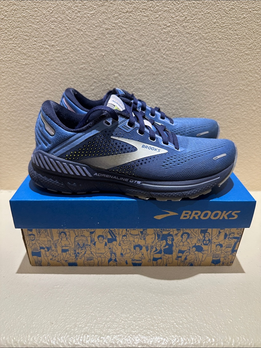 Brooks Women’s Adrenaline GTS 22 Running Shoes - Navy Blue